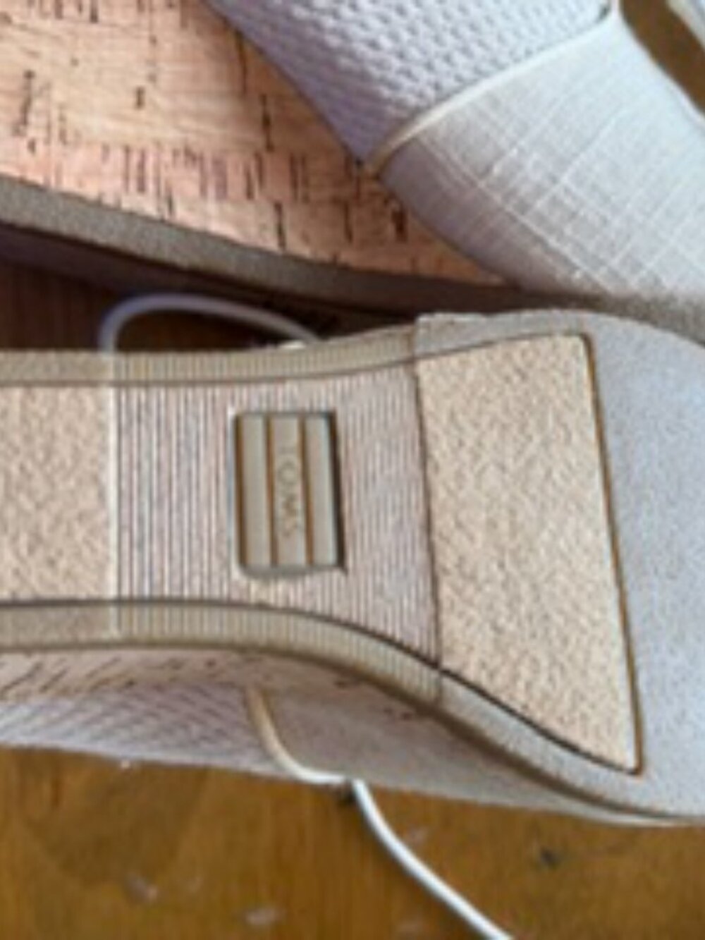 Toms wedge canvas size 9 - Picture 3 of 3